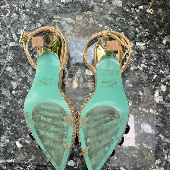 Betsy Johnson Gold heels - Picture 6 of 6
